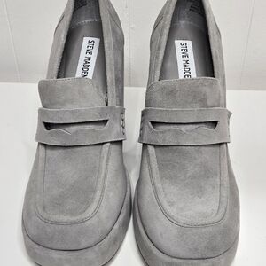 Steve Madden Suede Gray Loafers